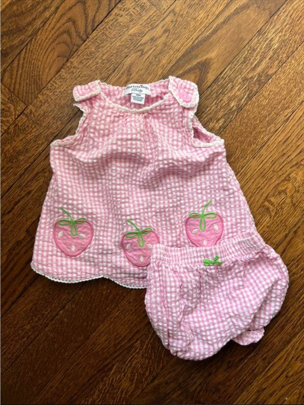 Hartstrings gingham strawberry set